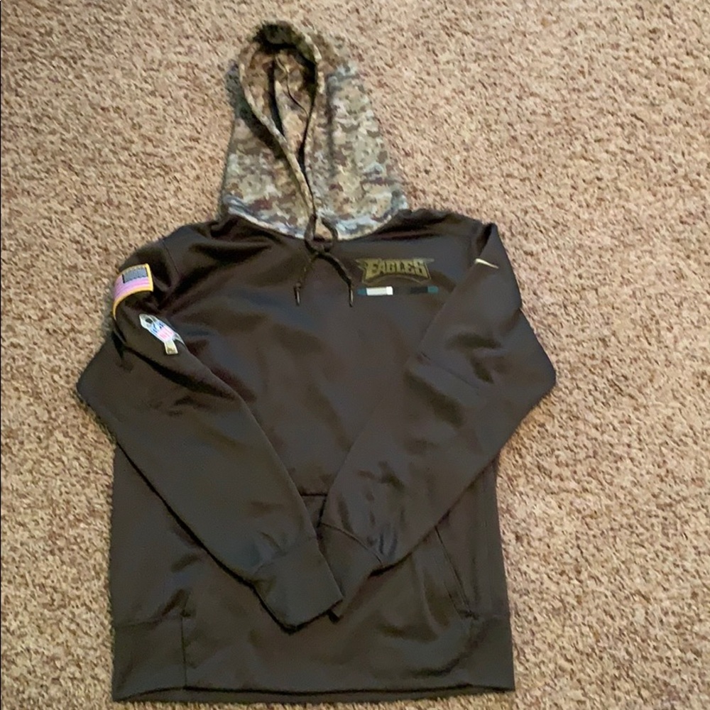 Men’s size M Philadelphia Eagles sweatshirt
